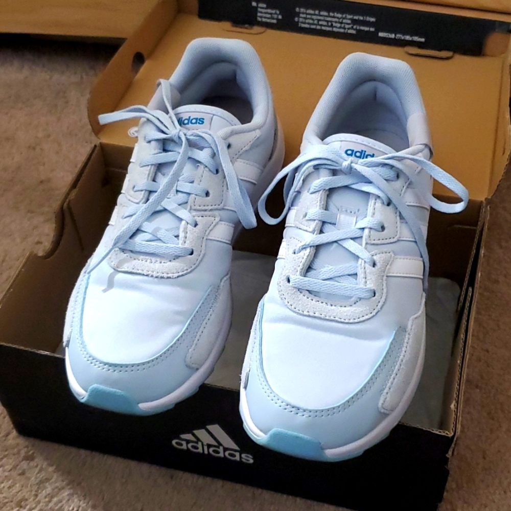 In EUC.. Adidas Retrorun Light Blue
